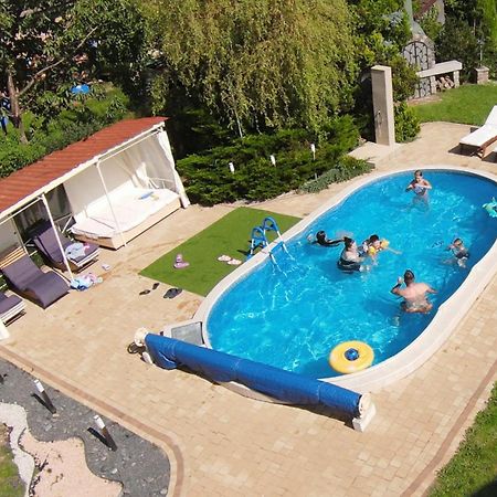 Aven'A Pokoje Goscinne Z Basenem Darłowo Exterior foto