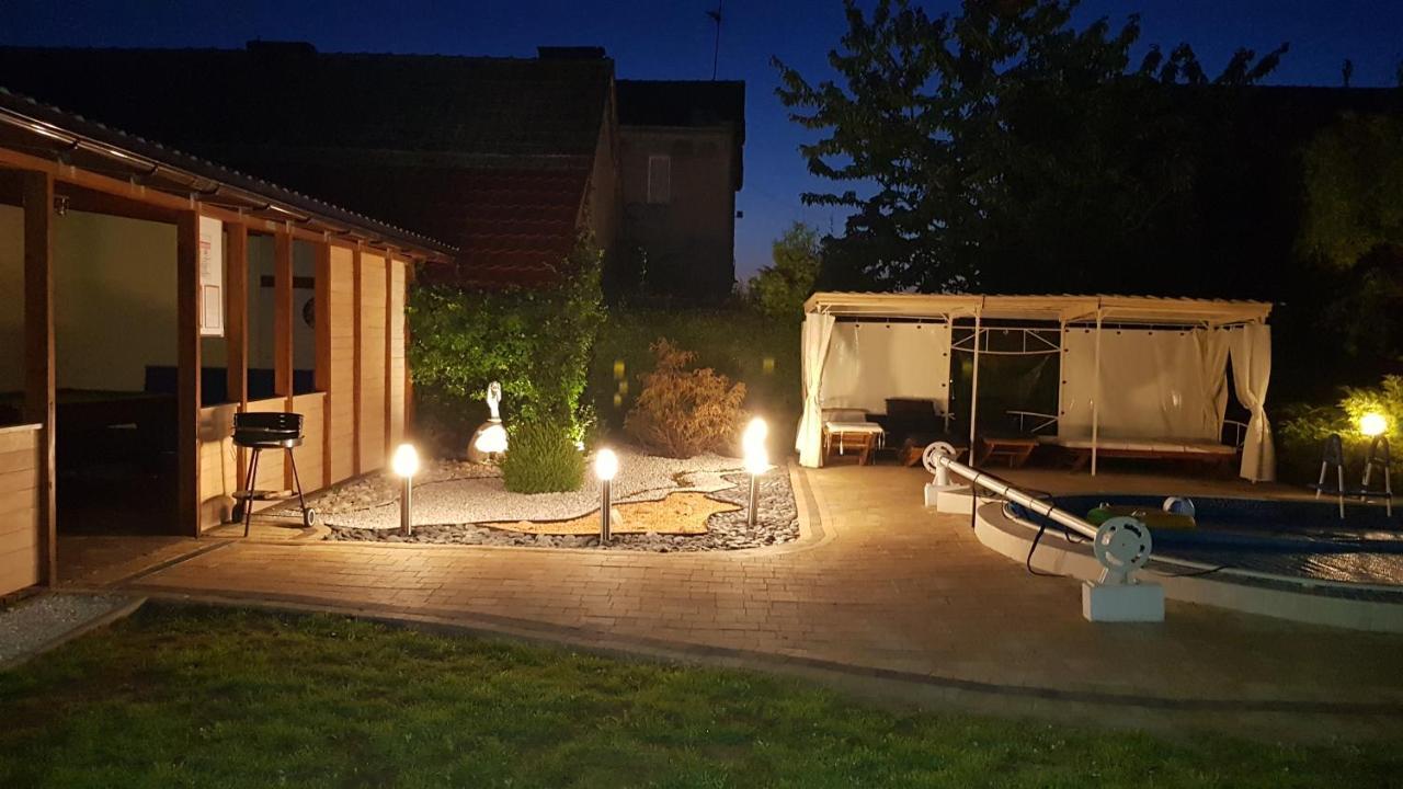 Aven'A Pokoje Goscinne Z Basenem Darłowo Exterior foto