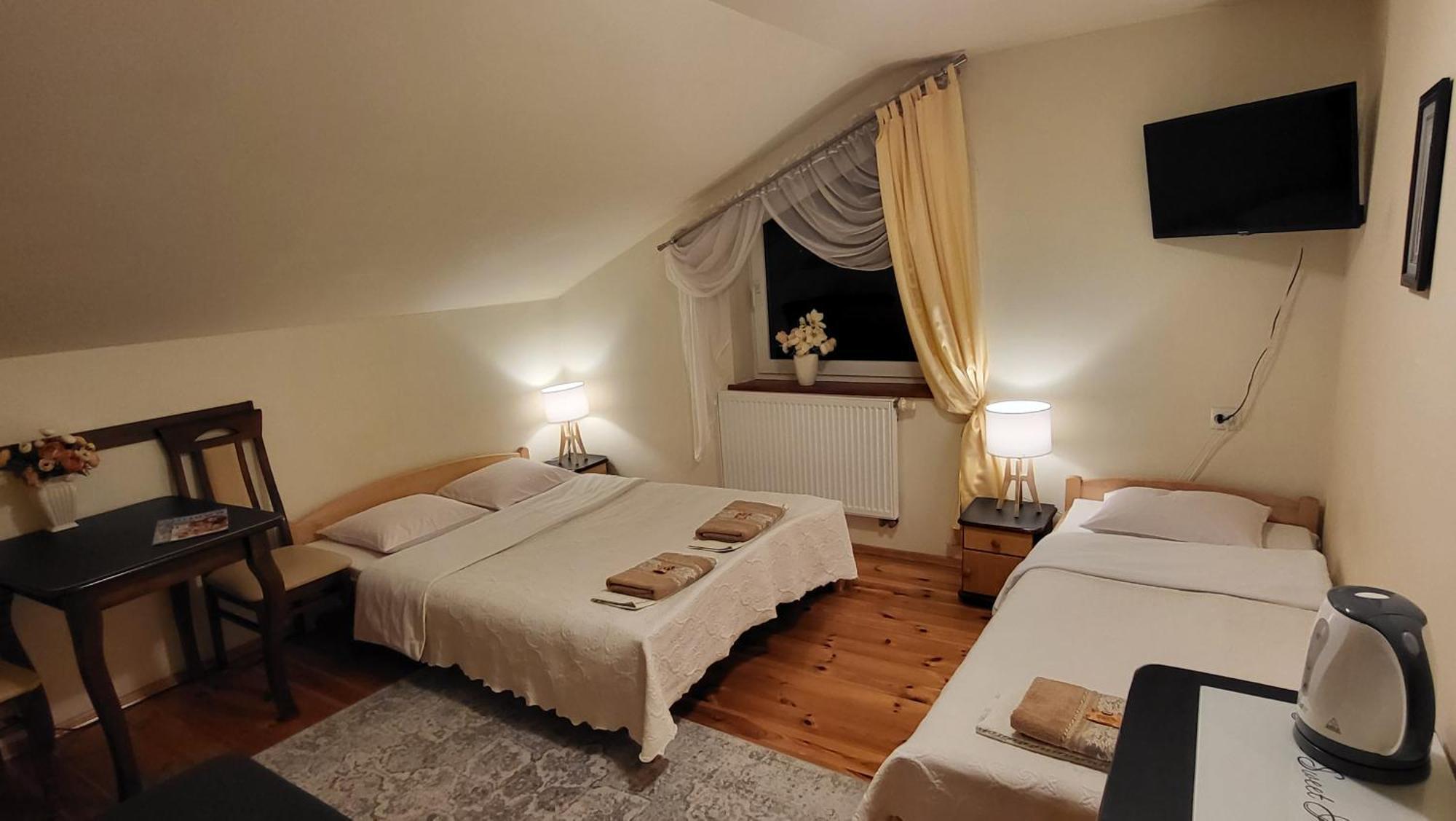 Aven'A Pokoje Goscinne Z Basenem Darłowo Exterior foto