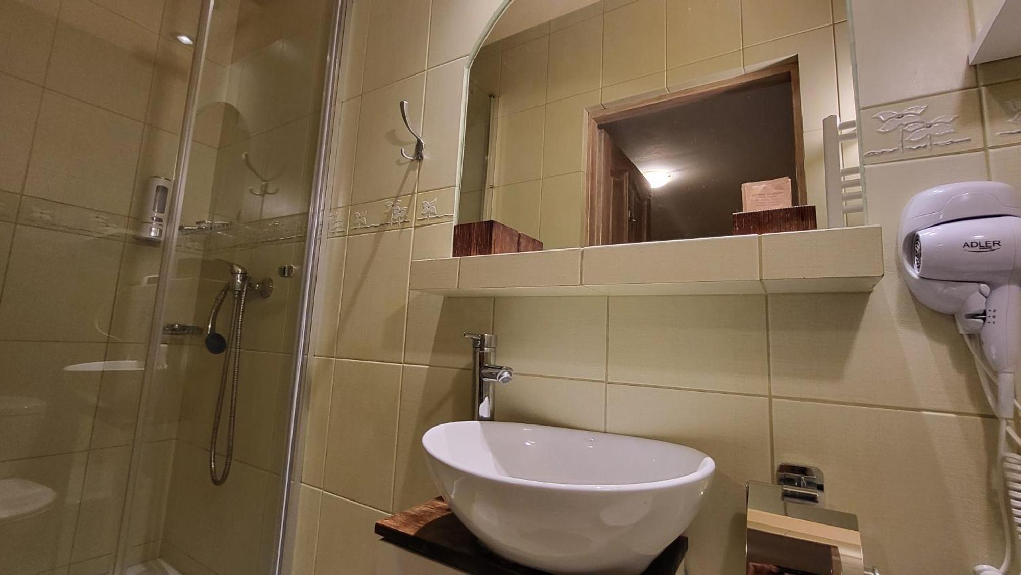 Aven'A Pokoje Goscinne Z Basenem Darłowo Exterior foto