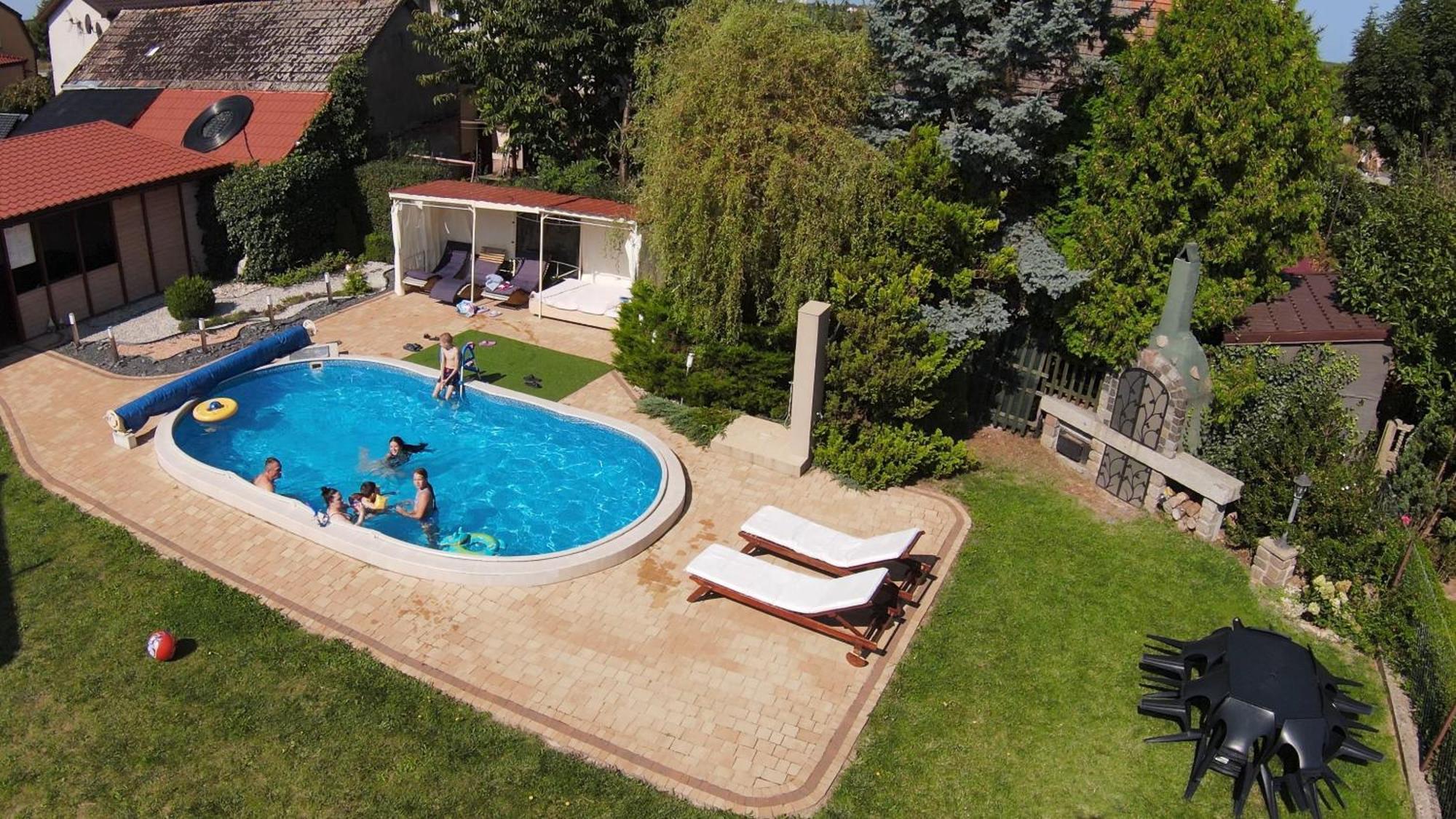 Aven'A Pokoje Goscinne Z Basenem Darłowo Exterior foto