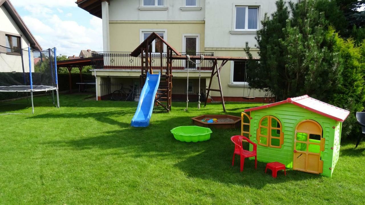 Aven'A Pokoje Goscinne Z Basenem Darłowo Exterior foto