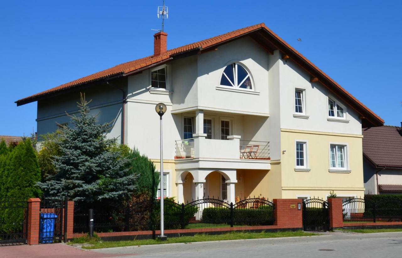 Aven'A Pokoje Goscinne Z Basenem Darłowo Exterior foto